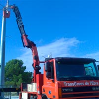 Transgrues Tortosa, gruas moviles articuladas, en Tarragona Castellon Barcelona, camiones grua autocargantes, grua movil autopropulsada, alquiler tanquetas, cesta personas