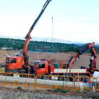 Transgrues Tortosa, gruas moviles articuladas, en Tarragona Castellon Barcelona, camiones grua autocargantes, grua movil autopropulsada, alquiler tanquetas, cesta personas