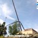 Poda y retirada de palmera seca con gr�a