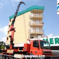 Gr�as articuladas para trabajos en cubiertas de gran altura