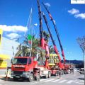 Trabajo con varias gr�as m�viles articuladas simultaneas elevando la misma carga